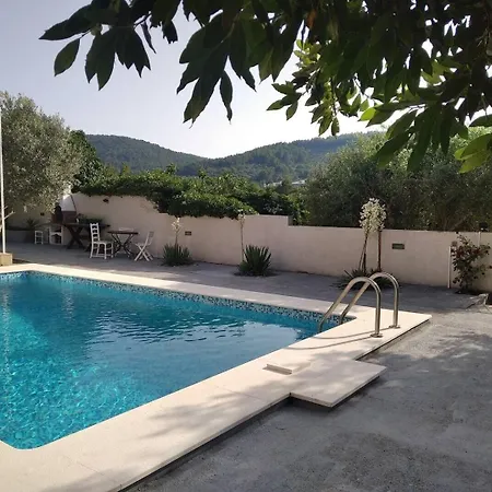 Nyaraló House Marina *
